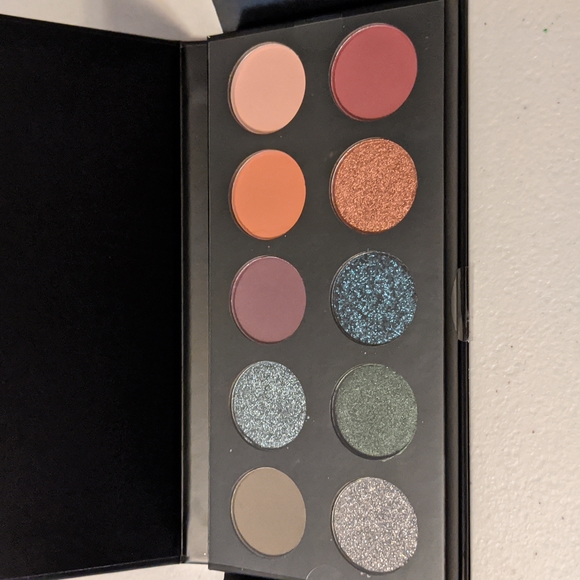 Makeup bundle - Picture 4 of 5